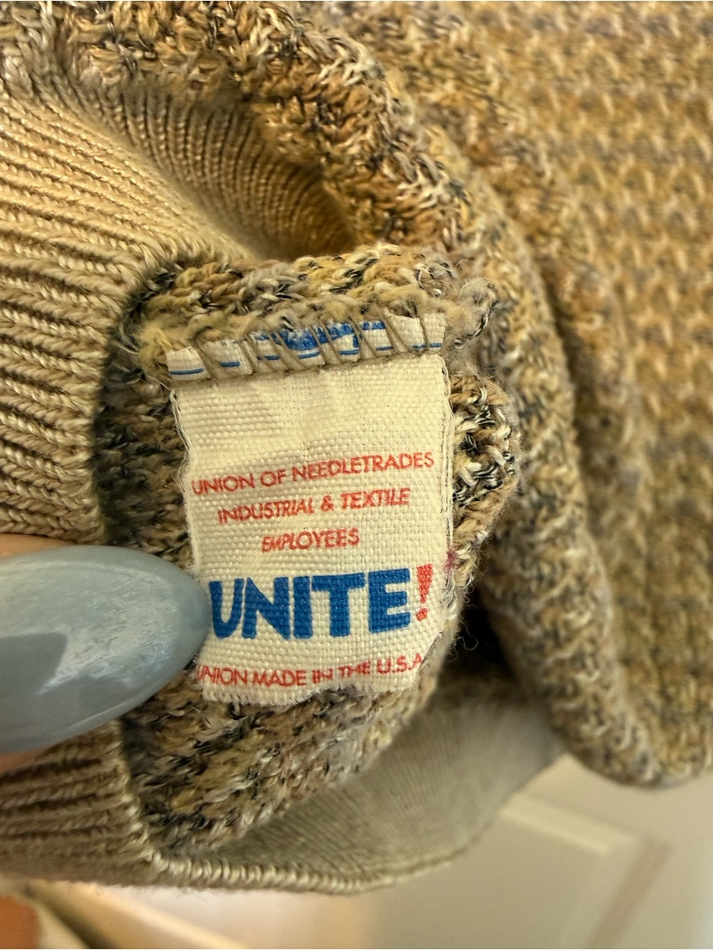 Vintage Tricots St. Raphael Textured Khaki V-Neck XL USA Grandpa Sweater Knit - Picture 4 of 5